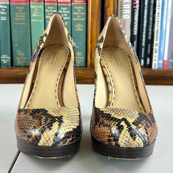 Coach Snakeskin Leather Platform Closed Toe Heels 9.5 Feminine Trendy MSRP $300 - Picture 3 of 8